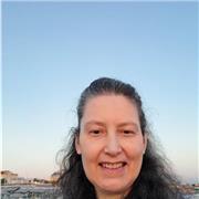 Laureata in materie umanistiche a pieni voti